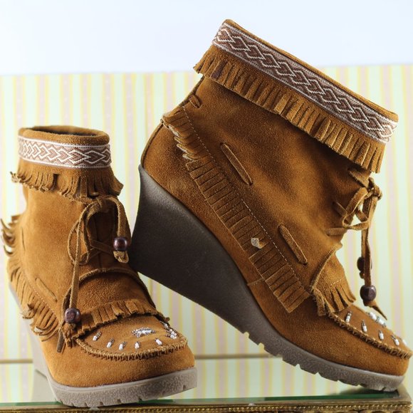 SoftMoc Suede Trinity Boot - Picture 8 of 16